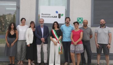 In Foto: Annagiulia Randi, Assessora Allo Sviluppo Economico Del Comune Di Ravenna, Sabrina Mascia (Fondazione Flaminia – Tecnopolo Di Ravenna), Andrea Contin (2G Carbons) E Francesca Soavi (Bettery Srl)