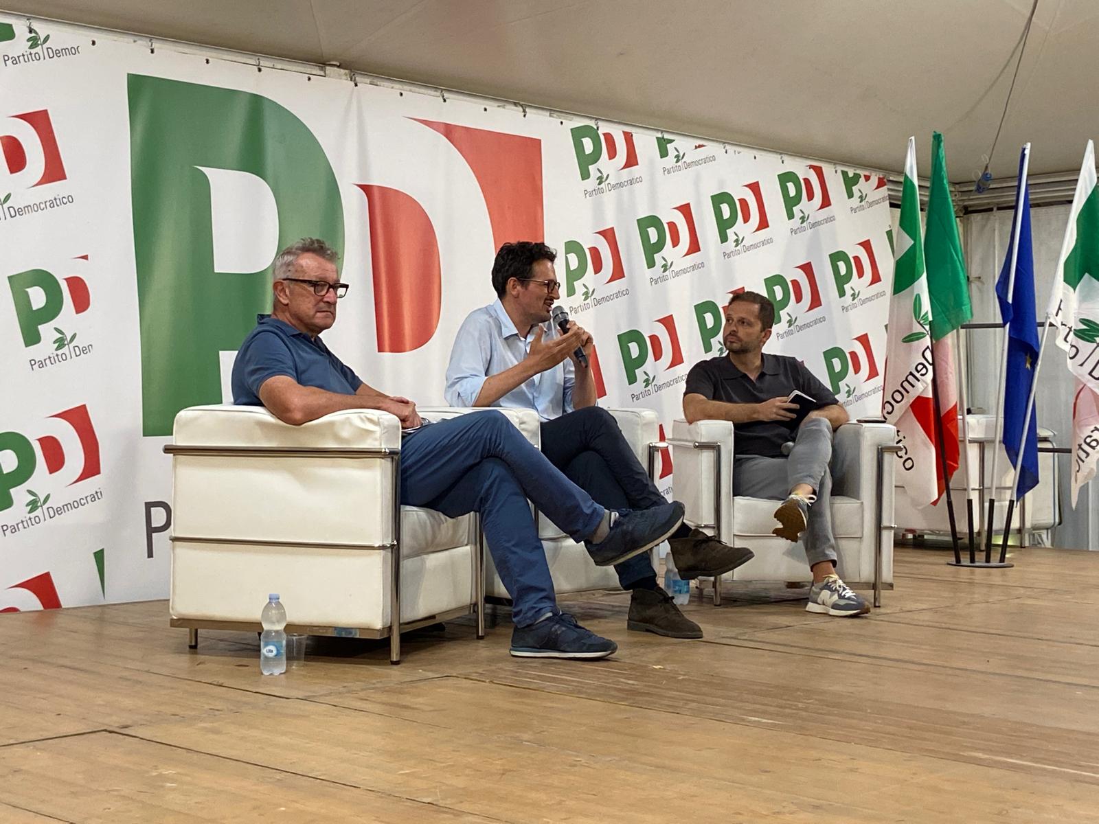 Alessandro Barattoni si presenta alla festa dell'Unità di Ravenna