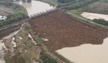 L'accumulo Di Legname Portato Dalla Piena Del Fiume Lamone All'altezza Di Boncellino A Monte Del Ponte Della Ferrovia Che Ha Riportato Danni (foto Di Condifesa Ravenna) 