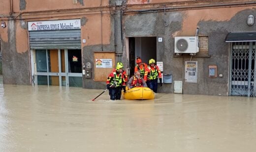 Vigili Del Fuoco Gommone Faenza Alluvione 2024