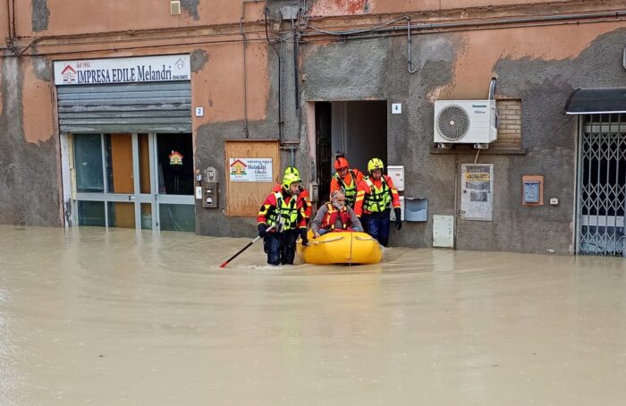 Vigili Del Fuoco Gommone Faenza Alluvione 2024