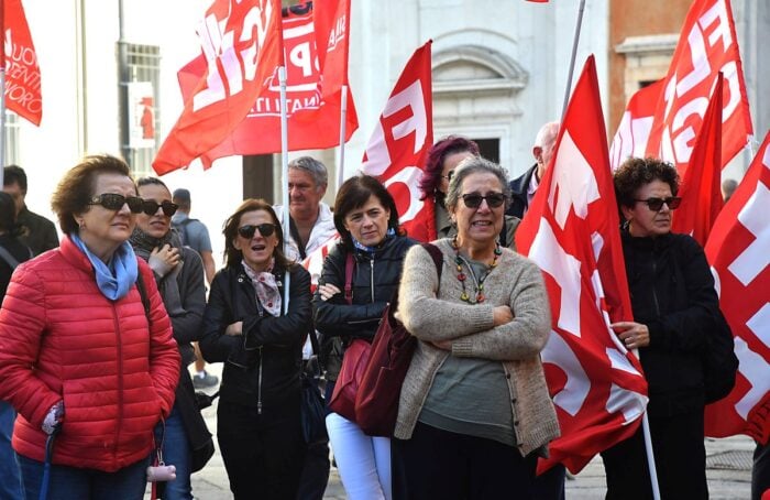 Lo Sciopero Della Cgil In Piazza Del Popolo A Ravenna