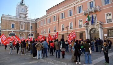 Lo Sciopero Della Cgil In Piazza Del Popolo A Ravenna