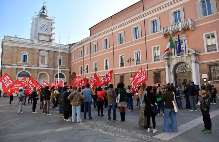 Lo Sciopero Della Cgil In Piazza Del Popolo A Ravenna