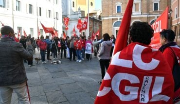 Lo Sciopero Della Cgil In Piazza Del Popolo A Ravenna 