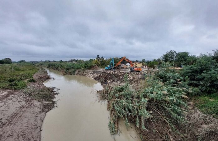 Traversara Lavori Argine 4