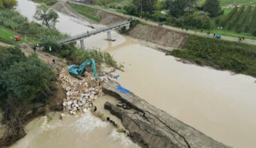 Traversara Si Allaga Ancora: In Alcuni Punti Dove I Lavori Di Ripristino Dell'impermeabilizzazione Erano In Via Di Completamento Si è Determinata Una Infiltrazione Dell'acqua Tra I Massi Che è Risalita Fino Alla Testa Delle Palancole Trafilando In Esterno (foto Robert Gavrelescu)