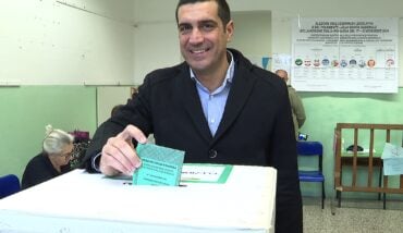 Michele De Pascale Vota A Cervia Per Le Elezioni Regionali In Cui è Candidato Presidente