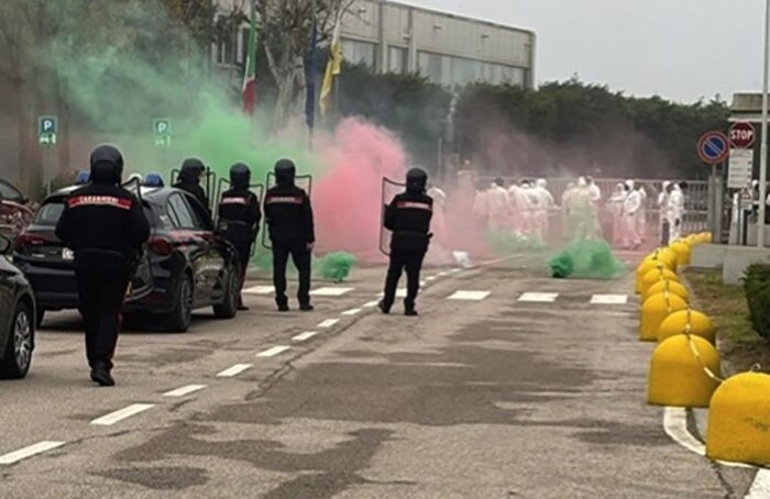 Apertura Esercitazione Eni Fumogeni Marina Ravenna