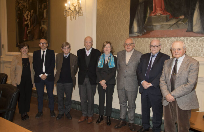 Da Sinistra I Vice Segretari Daniela Fuschini E Corrado Piffanelli, Il Segretario Generale Giancarlo Bagnariol, Il Presidente Uscente Ernesto Giuseppe Alfieri, La Nuova Presidente Mirella Falconi Mazzotti, Il VicePresidente Uscente Alberto Domenicali, Il Nuovo VicePresidente Franco Gabici E L’ex Presidente Lanfranco Gualtieri