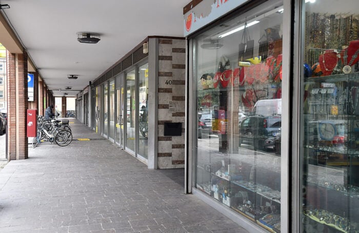 I Portici Di Via Carducci Al Quartiere Isola San Giovanni