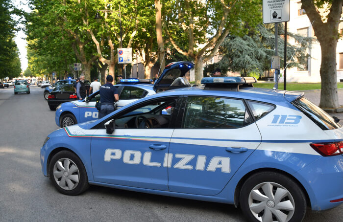 Operazione Della Polizia In Viale Farini Al Quartiere Stazione