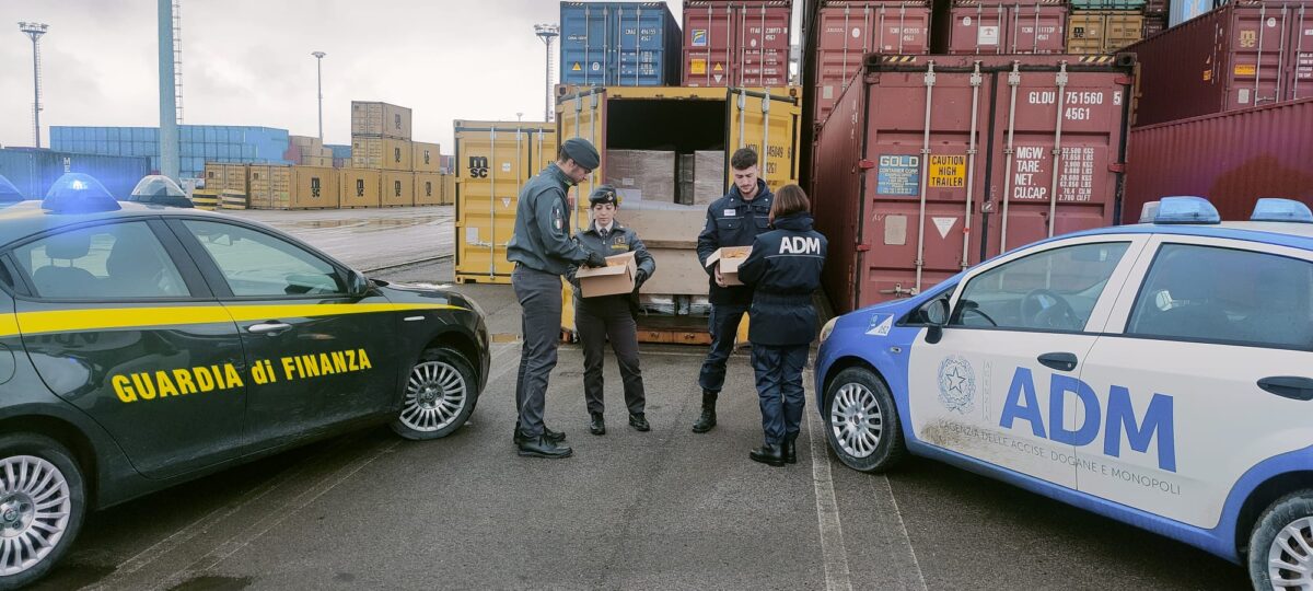 Controlli porto dogane finanza