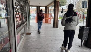 Monopattini Sotto I Portici Di Via Carducci In Zona Stazione A Ravenna 