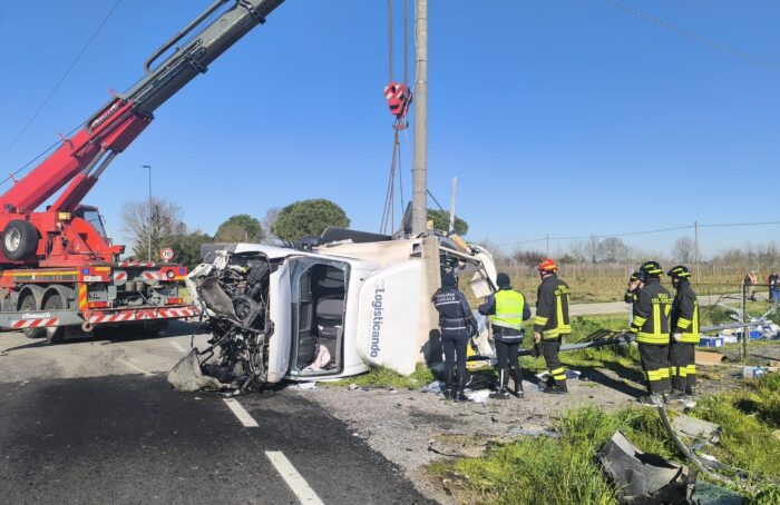 Incidente Stradala A Piangipane All'incrocio Tra Via Maccalone E Via Canala