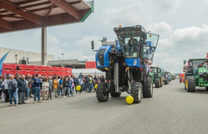 Feta Della Cooperazione Benedizione Delle Macchine Agricole