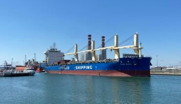 Traffici Portuali: Nave In Transito Sul Candiano 