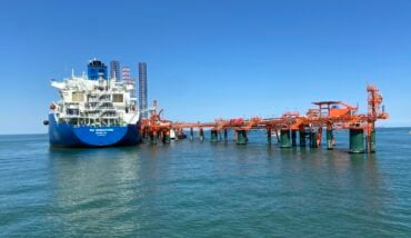 Il Rigassificatore Di Snam Al Largo Di Punta Marina: è Costato Un Miliardo Di Euro