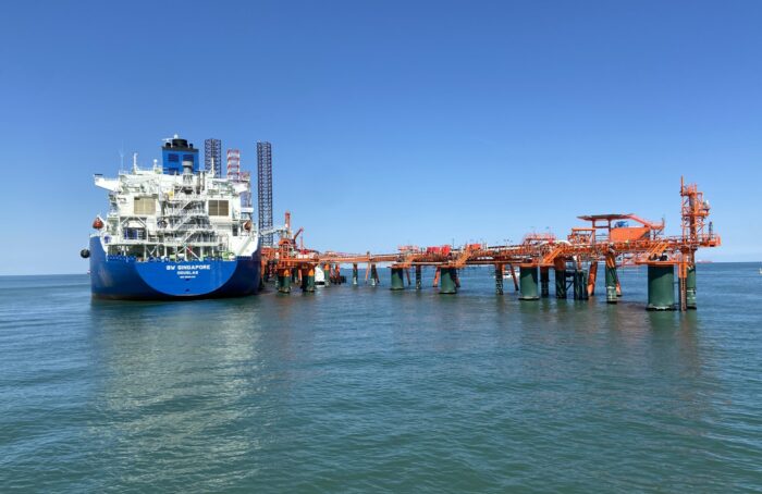 Il Rigassificatore Di Snam Al Largo Di Punta Marina: è Costato Un Miliardo Di Euro