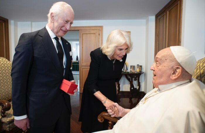 Re Carlo Regina Camilla Papa