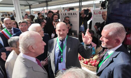 Recarlo Visita Stand Legacoop 02(large)