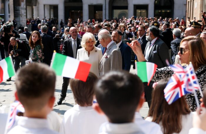 Royal Family Reali Piazza San Francesco