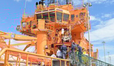 Sbarco Migranti Nave Ong Solidaire Fabbrica Vecchia Marina Ravenna