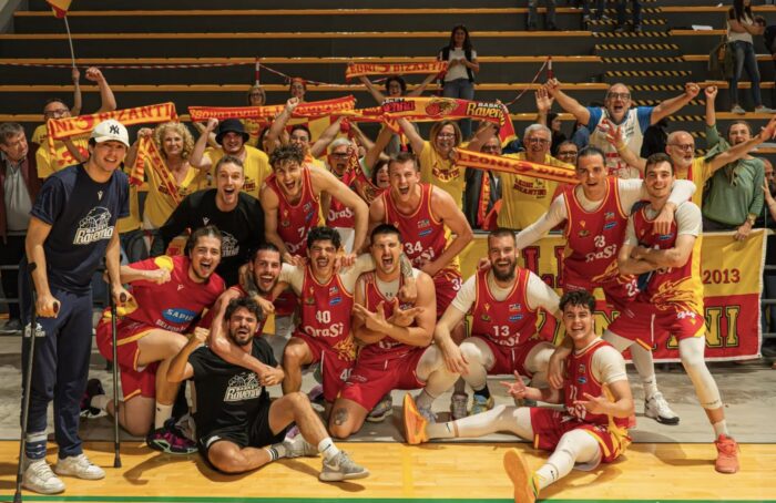 Basket Ravenna Play In