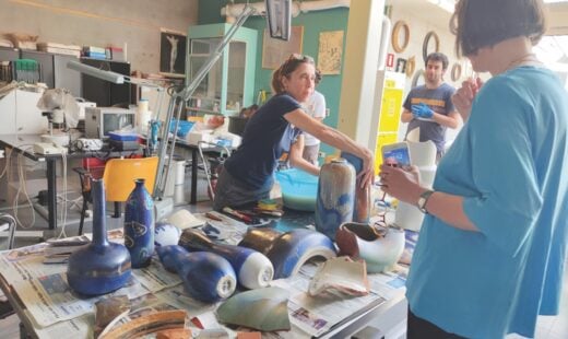 Ana Hillar Nel Laboratorio Di Restauro Del Mic Faenza