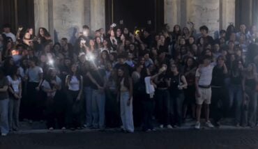 I ragazzi che si sono ritrovati a cantare insieme al liceo classico di Ravenna