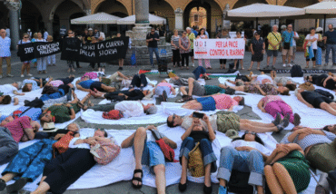 Manifestazione Pace In Piazza Ravenna