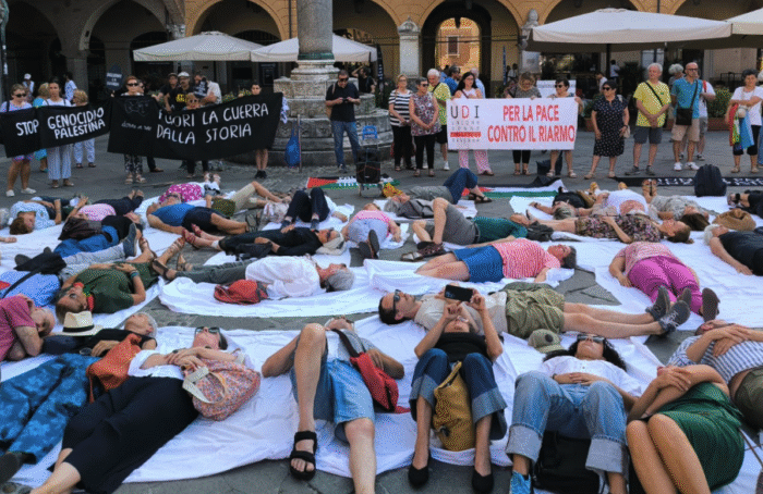 Manifestazione Pace In Piazza Ravenna