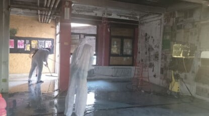 Spartaco, il centro autogestito a un bivio dopo gli incendi e la pulizia dell’area 