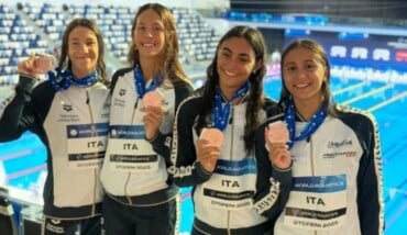La sorridente Chiara Sama (seconda da destra) 