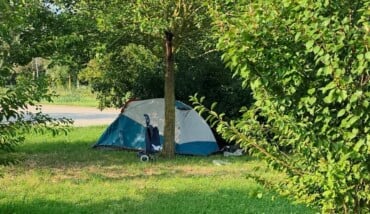 Una tenda nel vicino parco Teodorico 