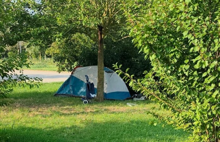 Una tenda nel vicino parco Teodorico