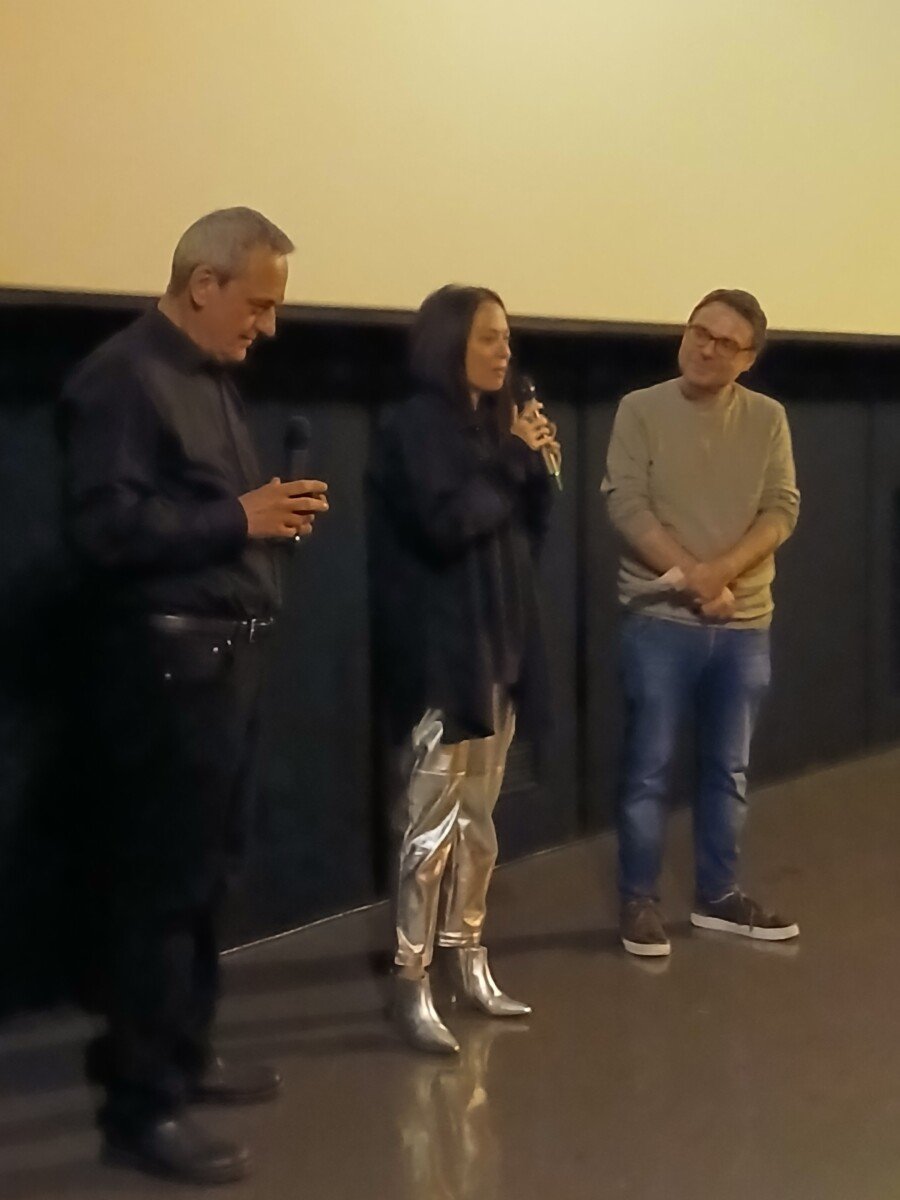 SSFF25 La Premiazione. Il DA Bucci E Il Giurato Vancini Premiano La Regista Lisa Bosi