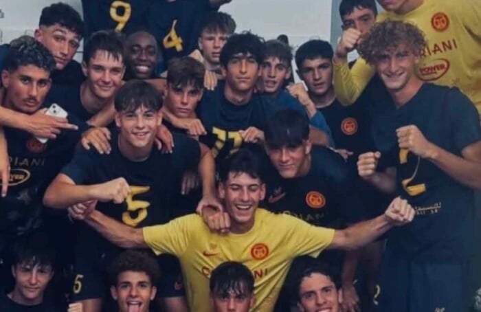 L'Under 17 esulta dopo la vittoria a Pesaro