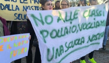Sit in protesta contro chiusura Damiano scuola 