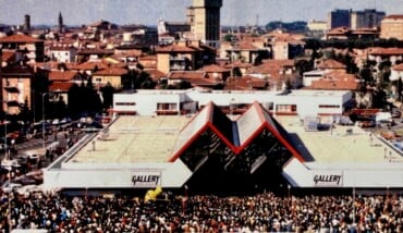 Una foto storica dell'inaugurazione del Gallery nel 1985 