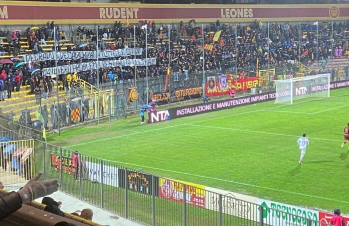 Curva striscione