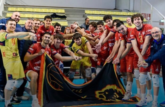 La festa della Consar dopo la vittoria contro Cantù