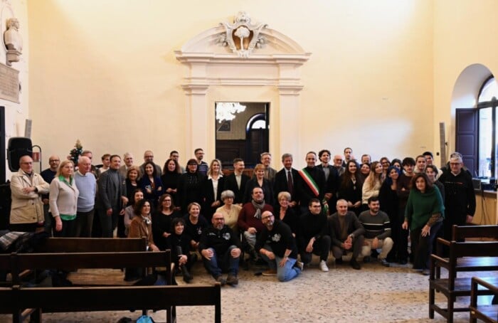 25 12 13 Adotta Progetto Sociale