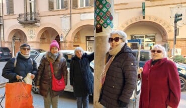 Volontarie Con Albero Uncinetto 1 