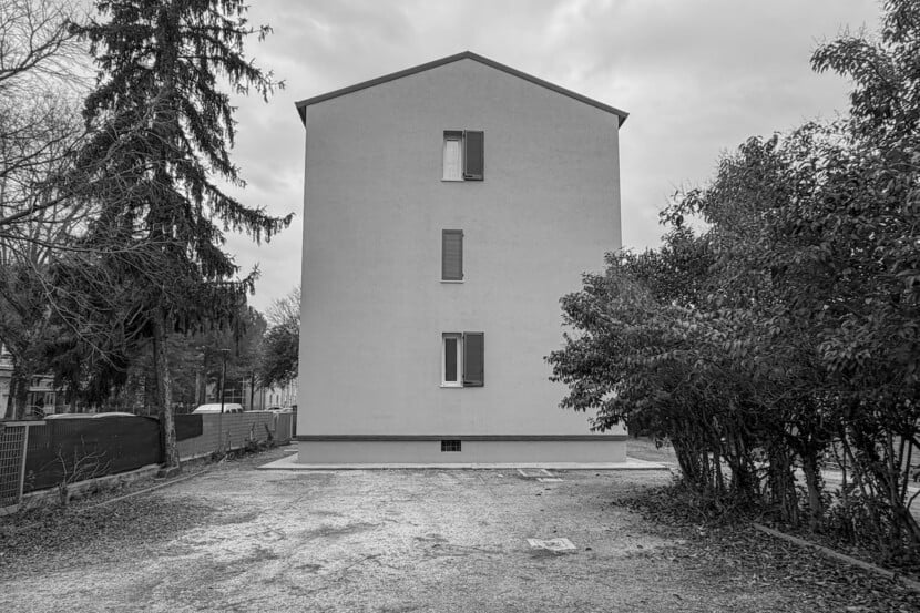 Esattamente di fronte