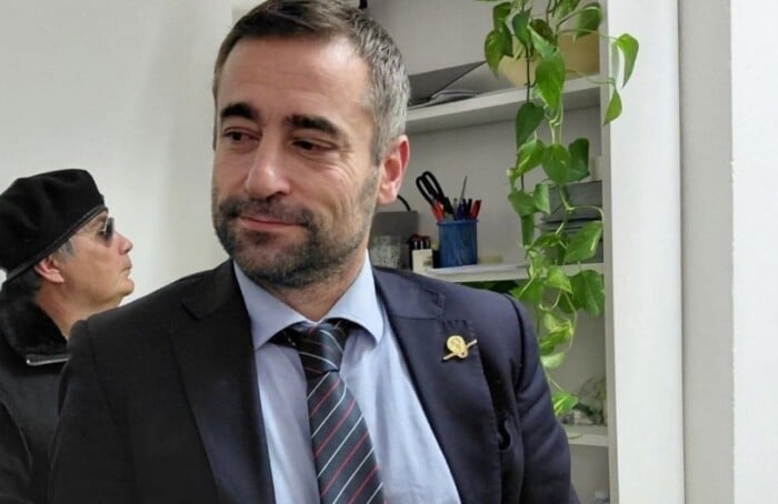 5e9c4d75 B83f 44ef Ab66 027a725932c9