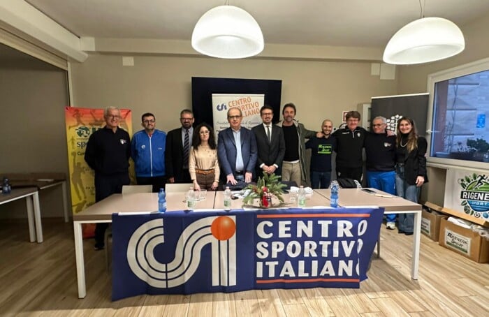 Il Tavolo Con I Partecipanti E I Protagonisti Del Progetto