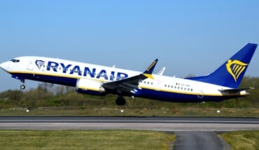Ryanair 737 MAX 8200 Departing MAN