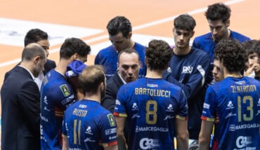 Coach Valentini Con La Squadra 