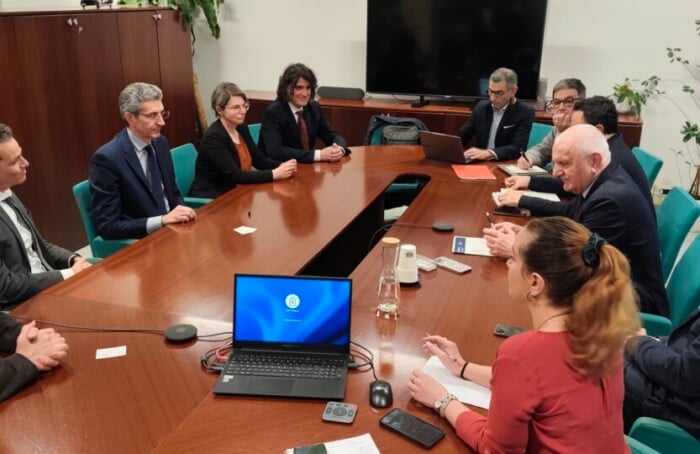 Foto Tavolo Rer Racing Bulls